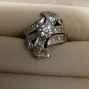 Diamond ring 14k, VS2, old minor ring size 5.25 white gold missing 1 small stone